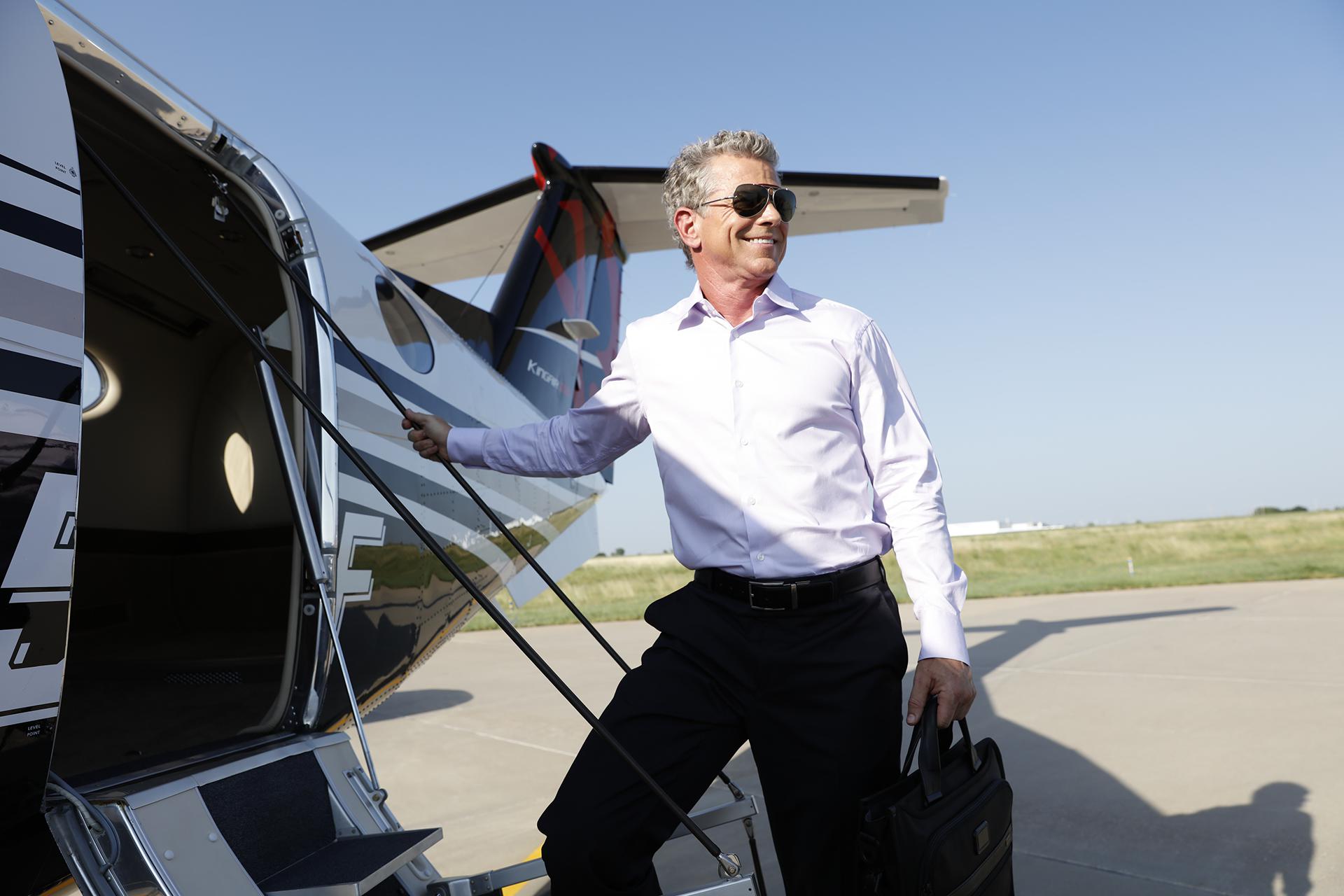 Stepping onto aircraft